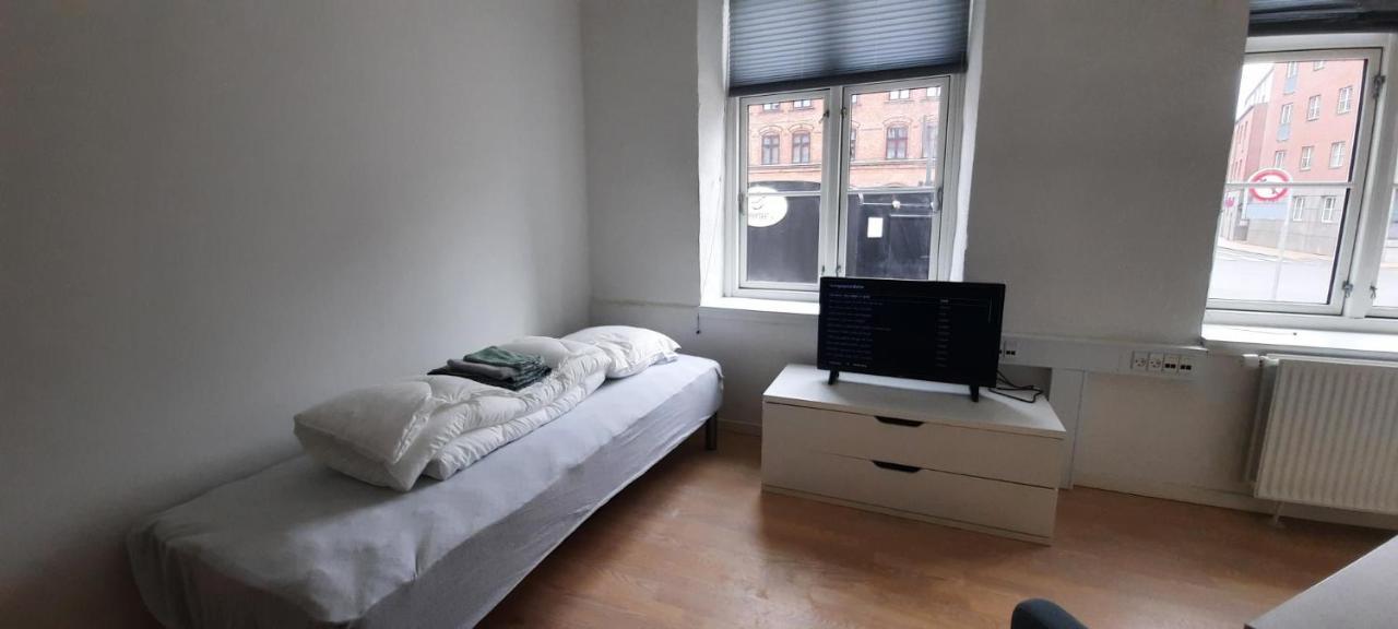 Private Room In A Shared Apartment オーデンセ エクステリア 写真