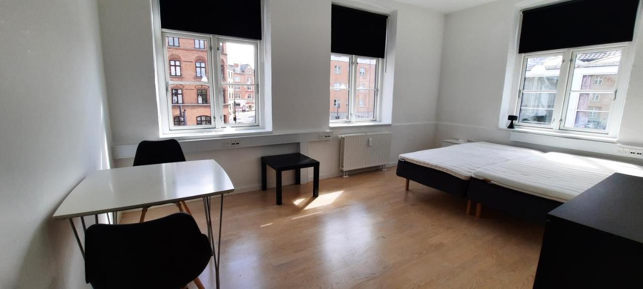 Private Room In A Shared Apartment オーデンセ エクステリア 写真