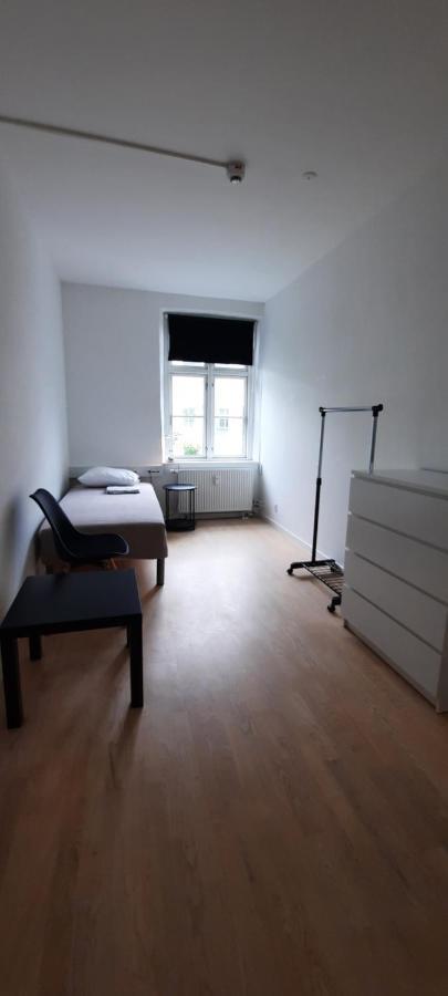 Private Room In A Shared Apartment オーデンセ エクステリア 写真