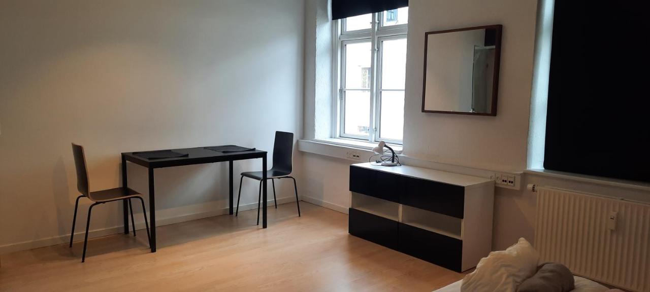 Private Room In A Shared Apartment オーデンセ エクステリア 写真